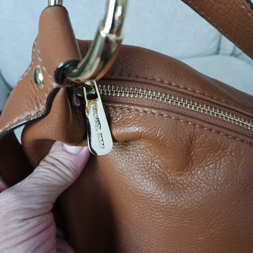 Michael Kors brown soft genuine leather bucket bag - Picture 8 of 14